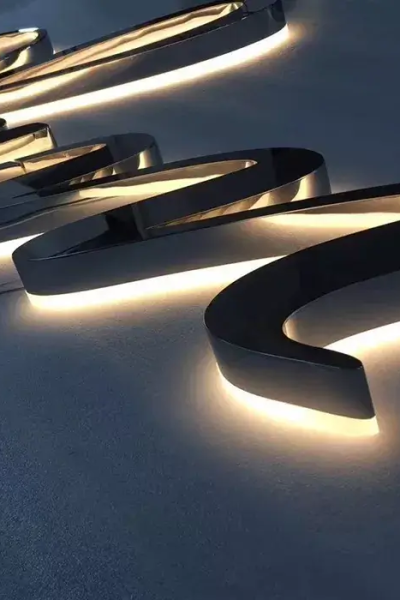 LED-Buchstabenlichter sind der perfekte Weg, um Ihr Logo oder Ihren Schriftzug hervorzuheben. Bestellen Sie noch heute.