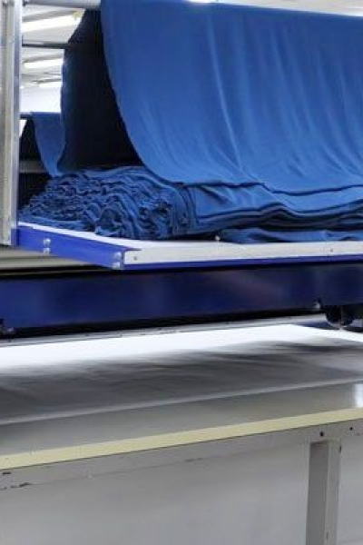 Stretch Stoff ist der ultimative Stretch-Stoff für jedes Projekt. Unser Stoff aus leichtem Polyester ist knitterfrei und eignet sich sowohl für den Innen- als auch für den Außeneinsatz.